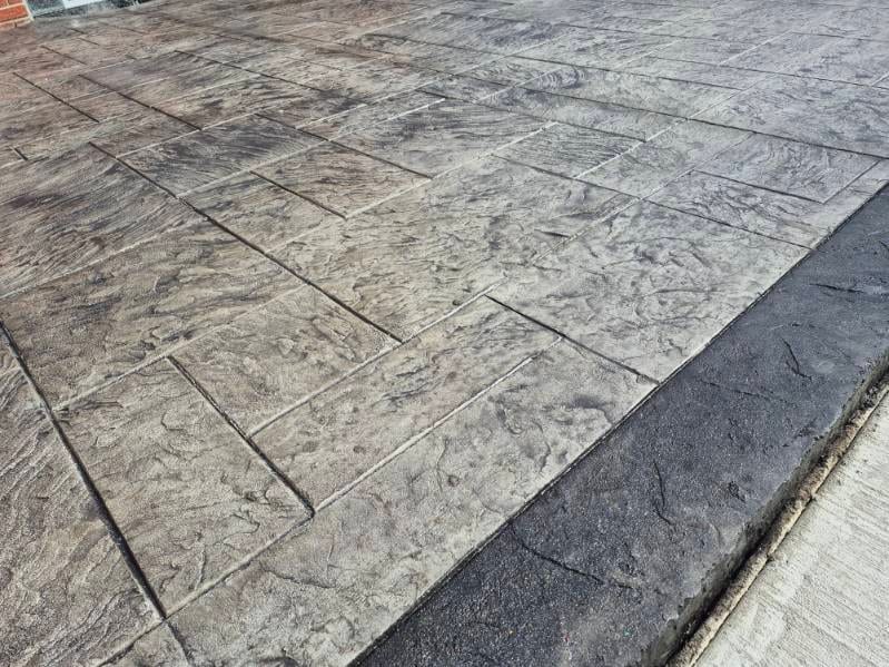 Ashlar-slate stamped surface, up close by General Maintenance Works